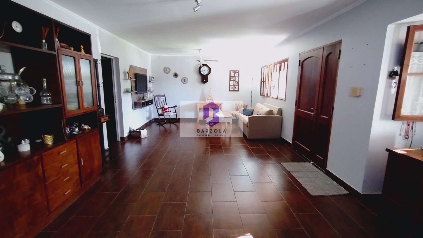SE VENDE CASA 2 DORMITORIOS CON PATIO GRANDE Y COCHERA- APTA A CREDITO