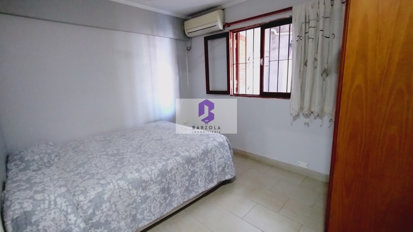 SE VENDE CASA 2 DORMITORIOS CON PATIO GRANDE Y COCHERA- APTA A CREDITO