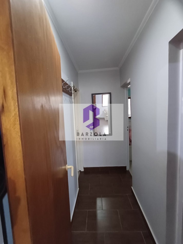 SE VENDE CASA 2 DORMITORIOS CON PATIO GRANDE Y COCHERA- APTA A CREDITO